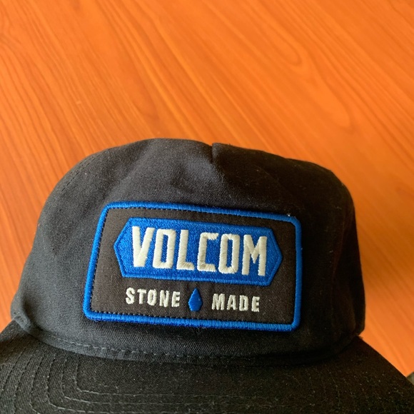 Volcom Hat - Picture 2 of 3